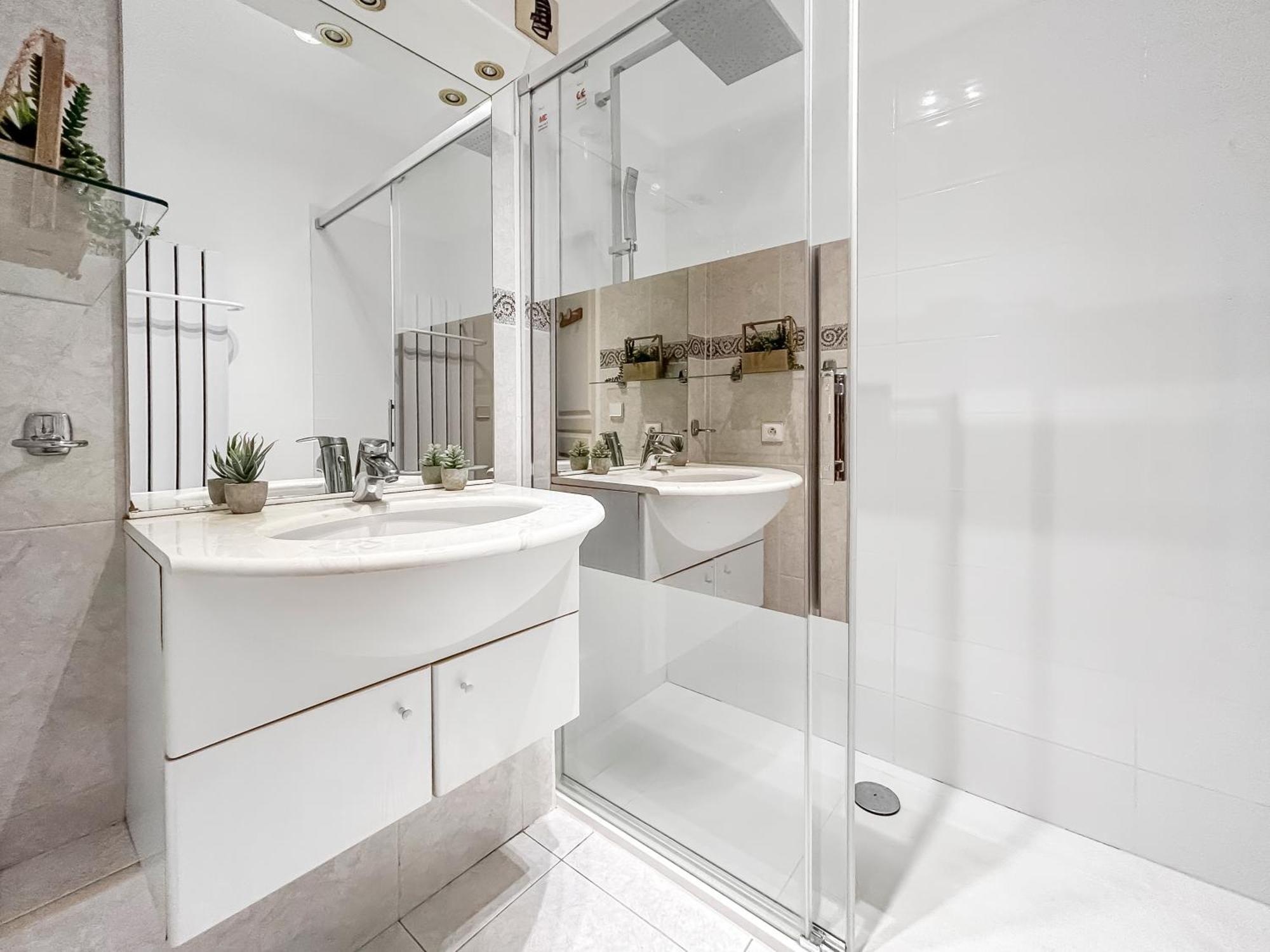 Balcon, Parking, Piscine Et Clim' A 2 Pas Du Port Santa Lucia Apartment Saint-Raphael  Ngoại thất bức ảnh